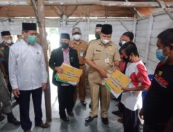 BAZNAS Kabupaten Bangka Serahkan 5 Jamban Kepada Warga Rambak