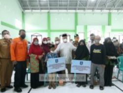 Gubernur Erzaldi Berbagi Bersama Anak Yatim dan Lansia   