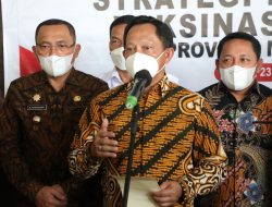 Mendagri Dorong Kepala Daerah Lakukan Terobosan untuk Genjot Vaksinasi