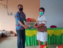 Jelang Tahun Baru Imlek, Desa Dwi Makmur Bagikan Paket Sembako
