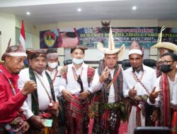 Lantik Pengurus Keluarga TIROSA Pangkalpinang, Molen Kenakan Topi Khas Pulau Rote