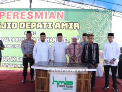 Gubernur Babel Erzaldi Resmikan Masjid Depati Amir