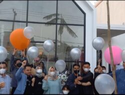 Monica Haprinda, Hadiri Grand Opening D’Lab Coffe dan Eatery