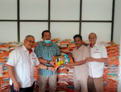 HUT SMSI ke-5,  Erzaldi Rosman & Dodot Sumbang 1,5ton Beras