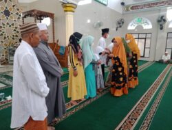 Jelang Ramadhan Majelis Taklim Sinjel, Berikan Santunan Anak Yatim/ Piatu dan Kaum Duafa
