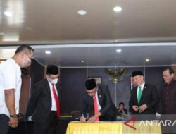 Pj Gub Babel dan DPRD tandatangani kesepakatan bersama penambahan kegiatan baru KUA/PPAS