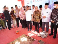 Molen Bersama Moeldoko Letakkan Batu Pertama Masjid Agung Kubah Timah