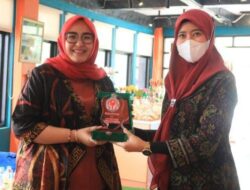 Kunjungan ke Galeri Dekranasda Pangkalpinang, Eva Algafry: Kerja Sama Pengembangan Kerajian Lokal