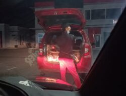 Tertangkap Kamera Sedang Melayani Pengerit, Pengurus SPBU Pangkalbalam Mengaku Sudah Sering Terjadi