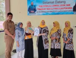 Monica Haprinda Kunjungi Kelurahan Air Mawar