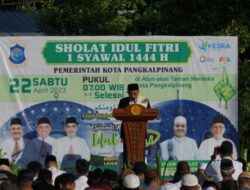 Molen Shalat Id Bersama Warga di Alun-Alun Taman Merdeka