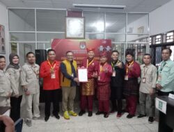 Molen Dampingi Abang Hertza Antarkan DPC PDIP ke KPU Pangkalpinang