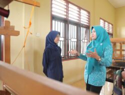 Memiliki Peralatan Tenun Memadai, Safriati Ingin Desa Limbongan Menjadi Sentra Kerajinan Kain