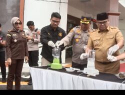 Pj Bupati Bangka M.Haris Dampingi Kajari Bangka Musnahkan Barang Bukti Kejahatan