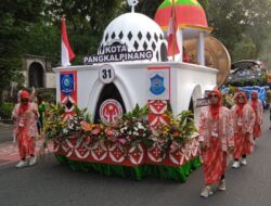 Pangkalpinang Tampil dengan Mobil Hias Ikonik dalam Pawai HUT Dekranas ke-44 di Solo