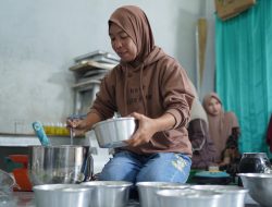 Kelompok UMKM Mandiri Puding Besar Terima Bantuan PT Timah