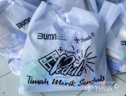 PT Timah Bagikan Ribuan Paket Sembako untuk Warga di Wilayah Operasional Perusahaan 