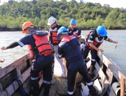 Dukung Ekosistem Laut dan Ekonomi Nelayan, PT Timah Lakukan Restocking Kepiting di Kundur