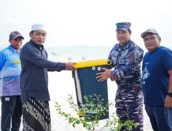 Jaga Keasrian Wisata Pantai Batu Tunggal, PT Timah Serahkan Bantuan untuk Pokdarwis Rambak