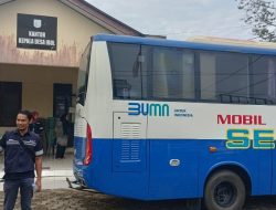 Mobil Sehat PT Timah Disambut Antusias Warga Desa Ibul