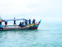 Nelayan Tanjung Kubu Rasakan Manfaat Fish Shelter dari PT Timah