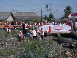 PT Timah dan Warga Opas Bersatu Jaga Lingkungan, Warnai HUT ke-49 dengan Gotong Royong