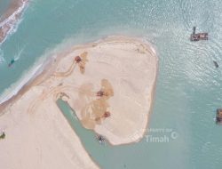 PT TIMAH Tbk Lakukan Pengerukan Muara Air Kantung untuk Permudah Akses Kapal Nelayan