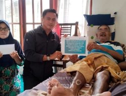 Kepedulian Sosial PT TIMAH, Bantu Biaya Pengobatan Lansia di Karimun