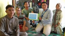 PT Timah Serahkan Kursi Roda untuk Warga Kundur Utara, Ringankan Beban Keluarga Penderita Stroke