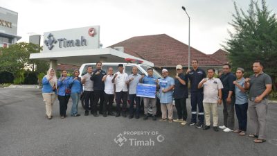 PT TIMAH Serahkan Ambulans untuk Warga Temberan, Perkuat Akses Layanan Kesehatan