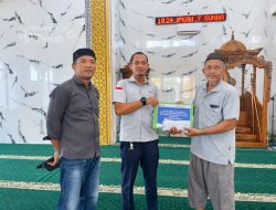 PT TIMAH Bantu Masjid Baiturrahman di Jebus, Salurkan Tiga Unit AC untuk Kenyamanan Jamaah
