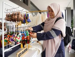 Bazar PT TIMAH Dongkrak Penjualan UMKM, Produk Lokal Ludes Diburu Pembeli