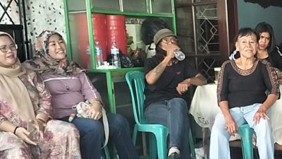 Sabtu Ceria di Rawa Bebek, Hj Nurjanah Ajak Warga Lansia Tetap Semangat dan Ekspresif